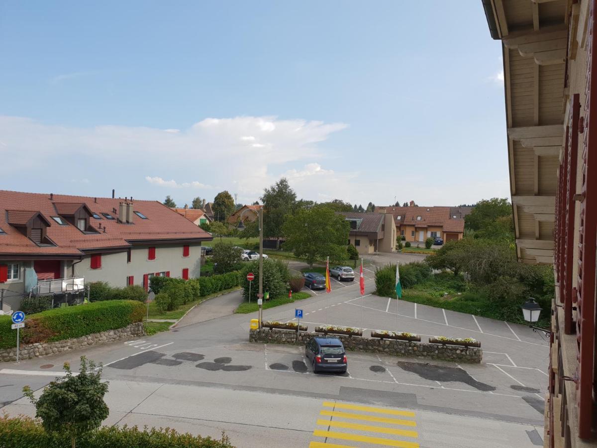 Auberge De Ballens Exteriör bild