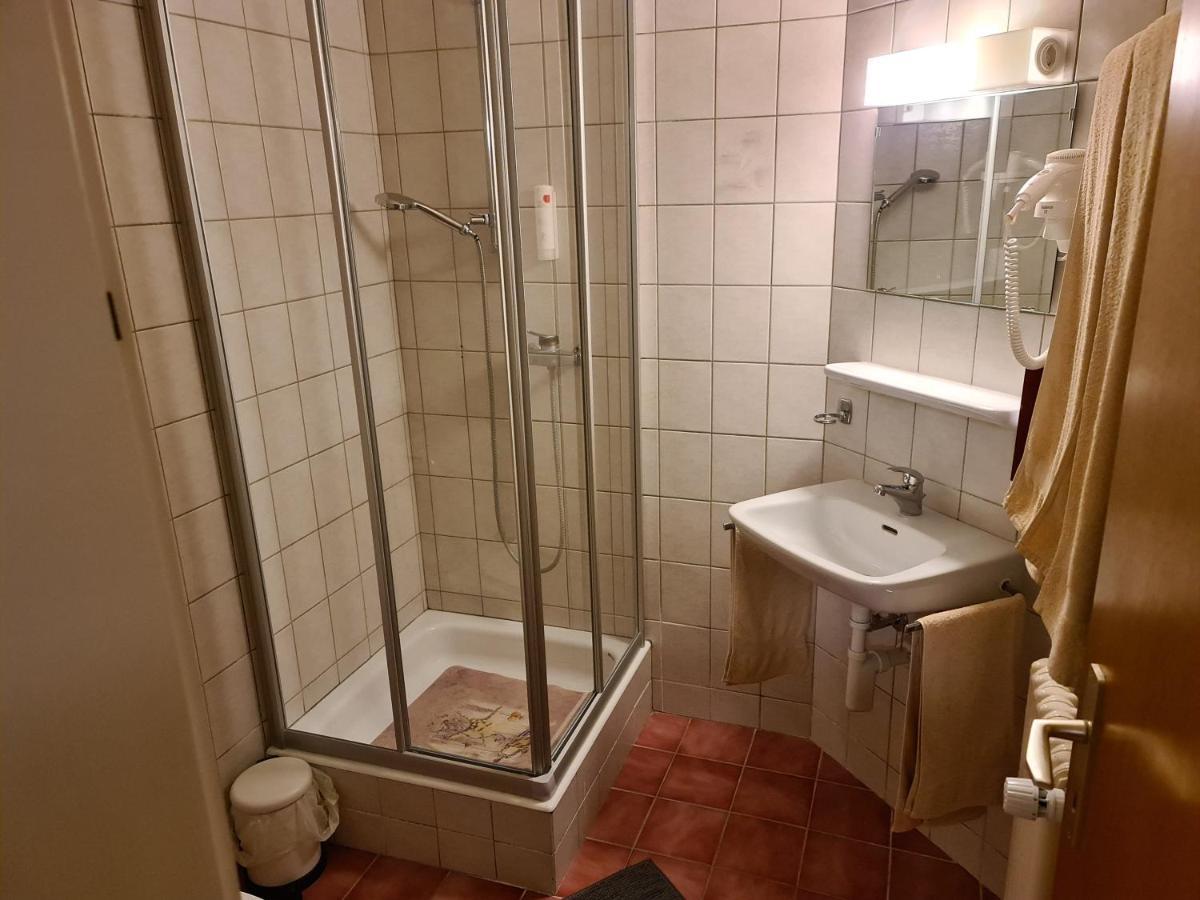 Auberge De Ballens Exteriör bild